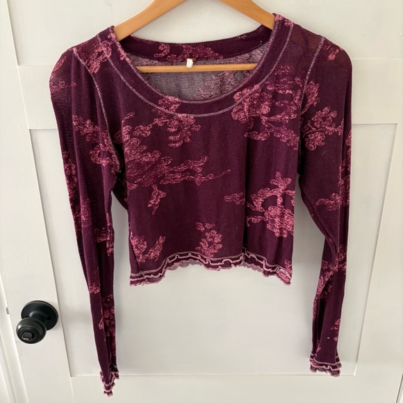 Free People Garner Long Sleeve Tee in Berry Combo. Size Small. - Picture 4 of 13